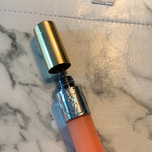 YSL Gloss Volupte 206 Corail Gandoura - Picture 4 of 13